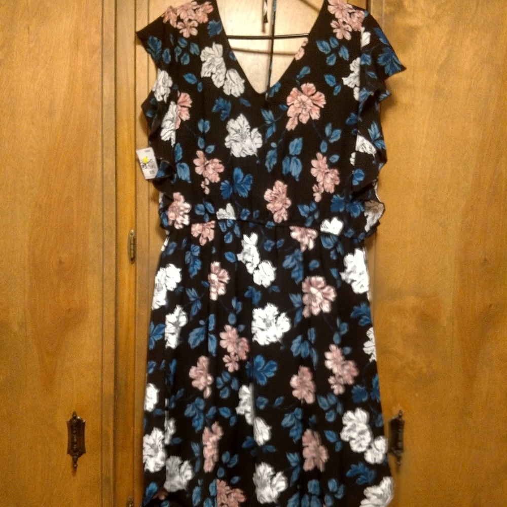 Flowerly free flowing dress